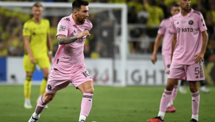  曼联新核染红遭禁赛，争四之路蒙阴影  