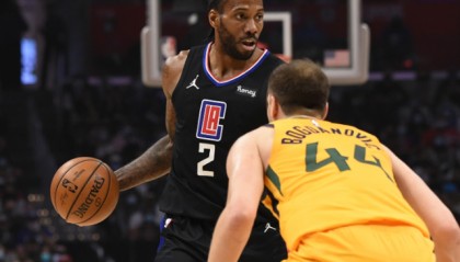  快船双星合砍80分力克爵士  